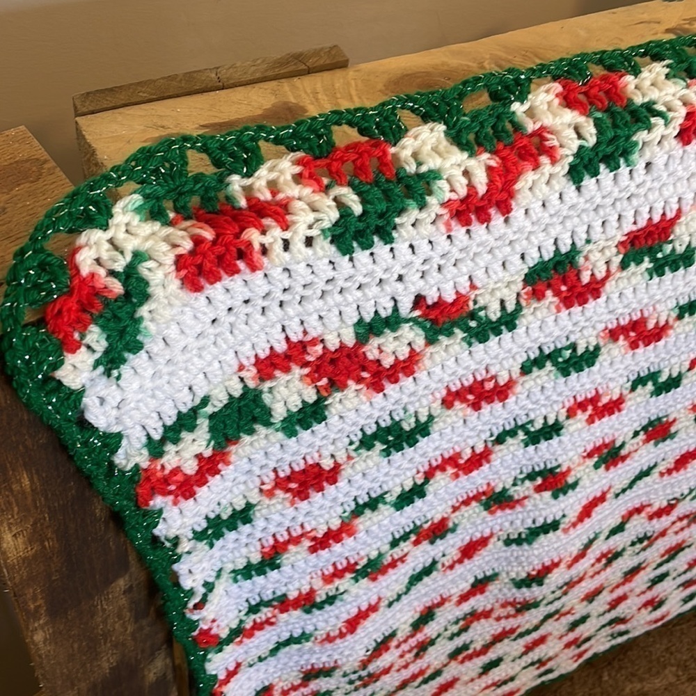 Unbranded Crochet blanket White Red Green festive handmade throw bedding OS - Picture 6 of 10